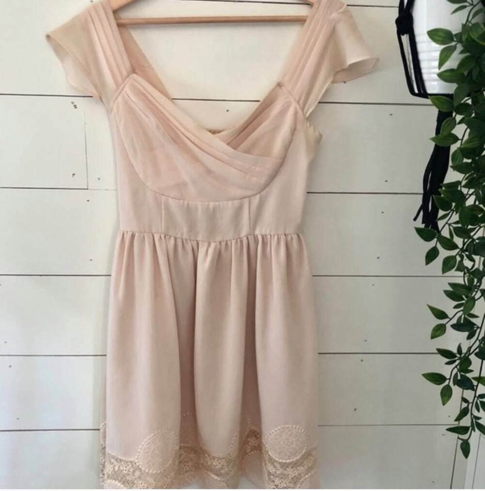 ModCloth Sweetheart Chiffon & Lace Dress - sz s